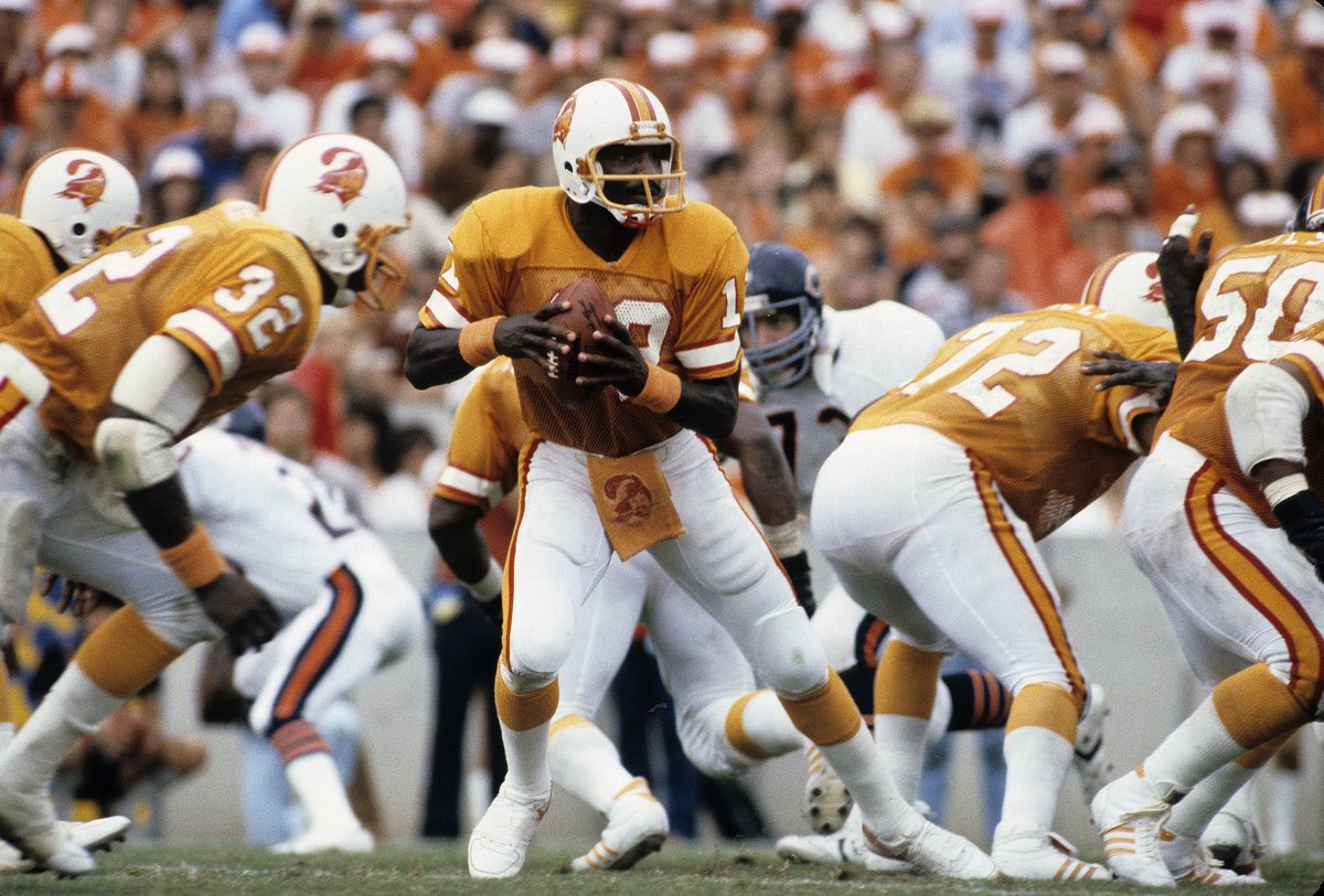 Buccaneers to Honor Doug Williams, First Black QB to Win a Super